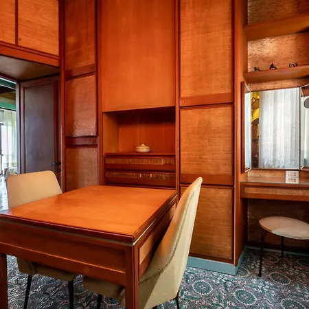 Vintage Al Mare_ Fronte Apartment